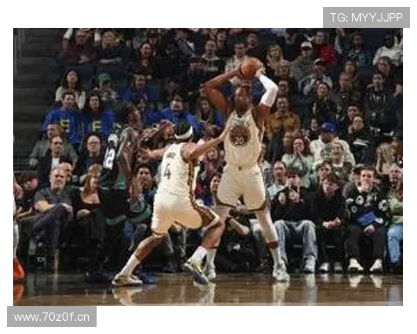 勇士八人得分上双大胜灰熊 霍福德达成15000分